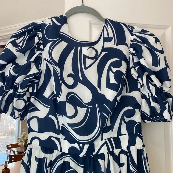 TUCKERNUCK hyacinth house smocked swirl print midi - Picture 5 of 10